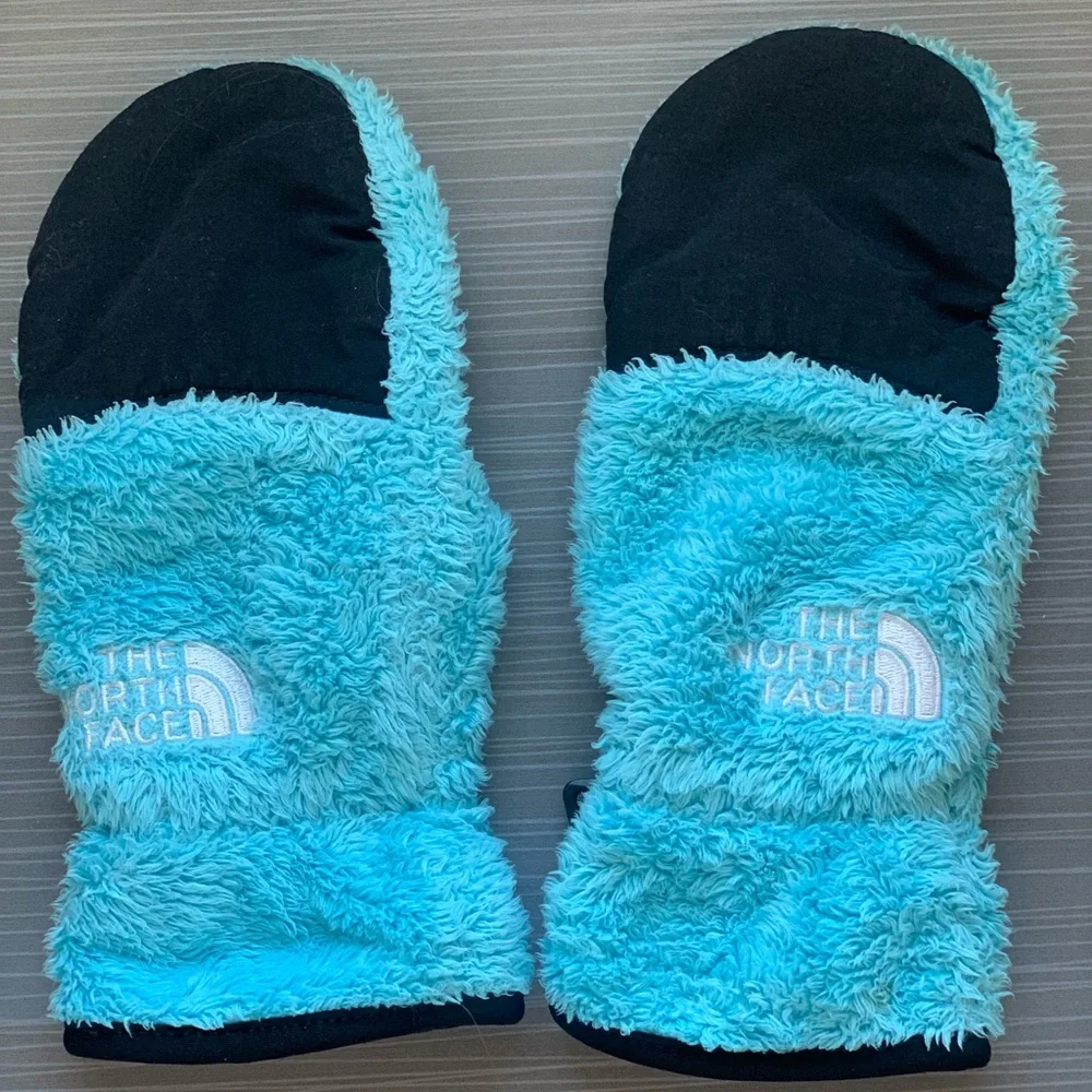 Northface Girls Mint Fuzzy Mittens size Small 7/8